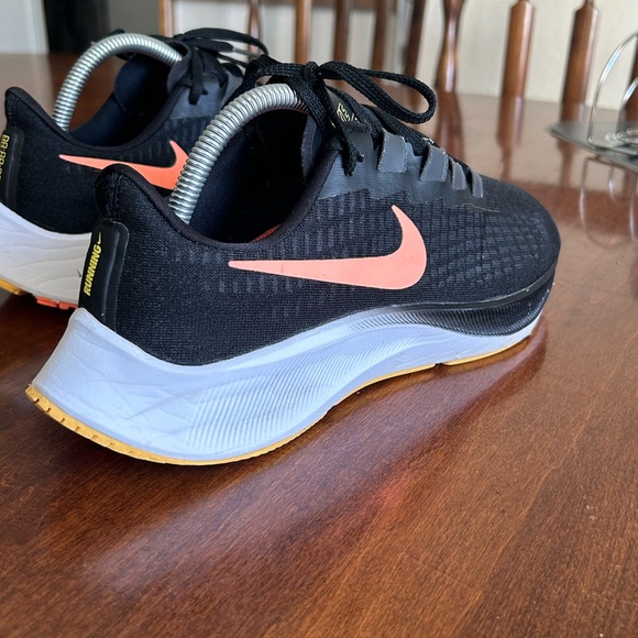 Nike Air Zoom Pegasus Men's 9 Black Bright Mango Sneaker 2020  BQ9646-010 - Picture 3 of 11